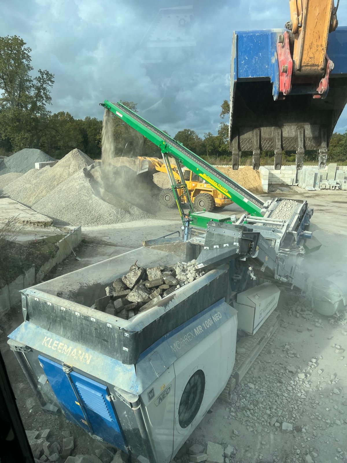 WhatsApp Image 2025-12-22 at 17.04.03